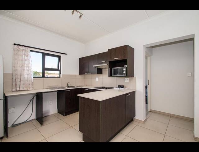 2 BEDROOM APARTMENT FOR SALE IN FOURWAYS